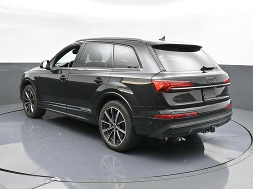 2023 Audi Q7 55 Premium Plus