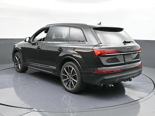 2023 Audi Q7 55 Premium Plus