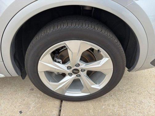 2023 Audi Q5 45 S line quattro Premium