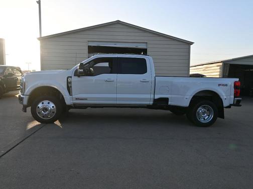 2025 Ford F-450 Lariat