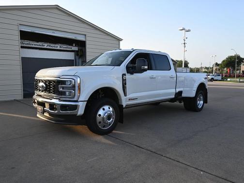 2025 Ford F-450 Lariat