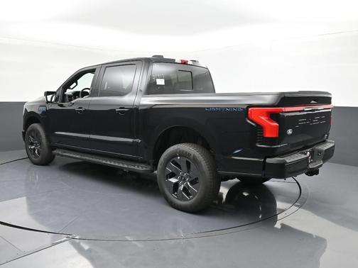 2025 Ford F-150 Lightning LARIAT