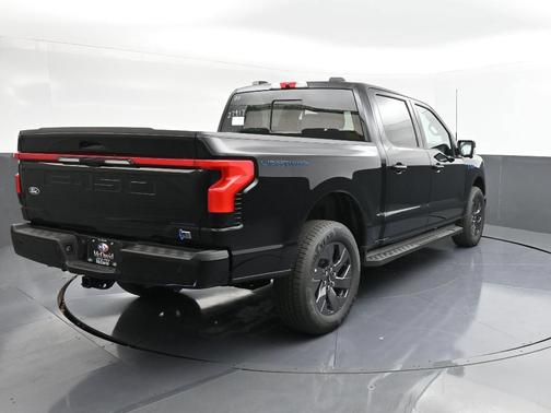 2025 Ford F-150 Lightning LARIAT