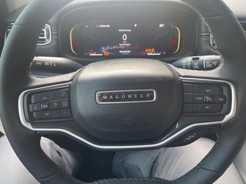 2023 Jeep Wagoneer L Base