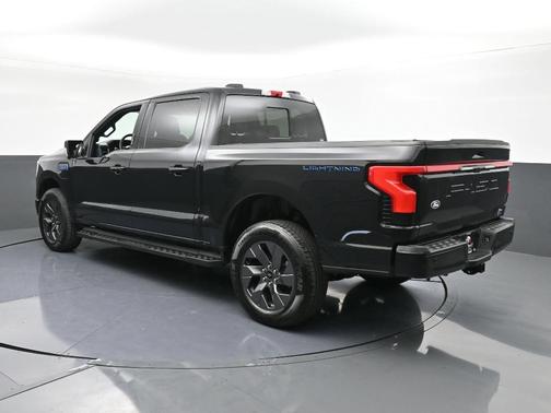 2025 Ford F-150 Lightning LARIAT