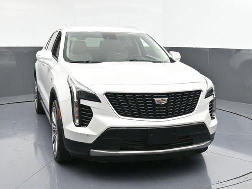 2022 Cadillac XT4 Premium Luxury