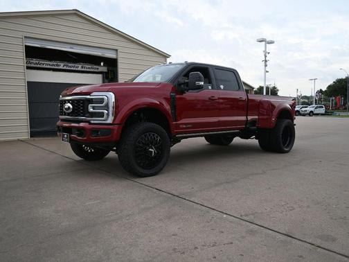 2025 Ford F-450 Platinum