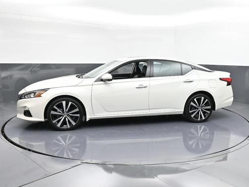 2021 Nissan Altima 2.5 Platinum