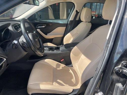 2017 Jaguar F-PACE 35t Premium