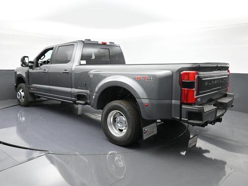 2025 Ford F-350 Platinum