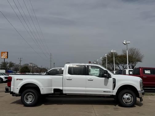 2025 Ford F-350 Lariat Super Duty
