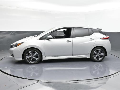 2022 Nissan Leaf SV