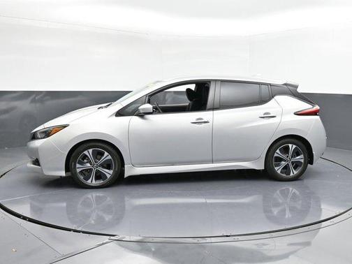 2022 Nissan Leaf SV