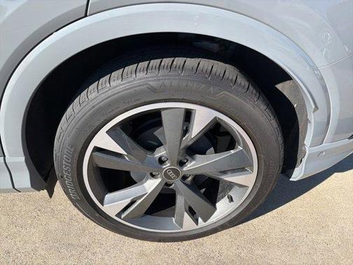 2024 Audi Q4 e-tron 55 quattro Premium