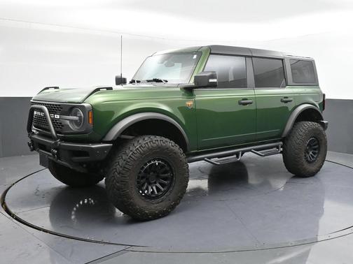 Eruption Green Metallic 2023 Ford Bronco Badlands