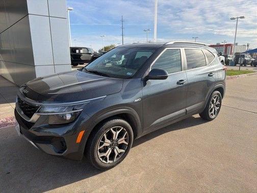 Gravity Gray 2022 Kia Seltos EX
