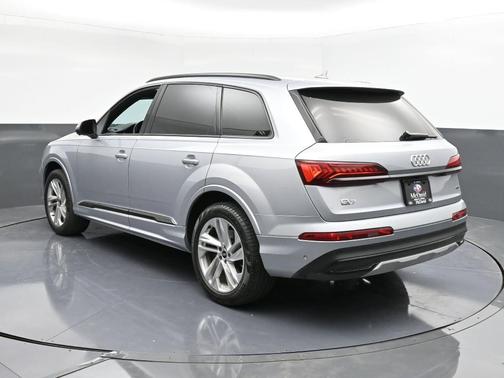 2021 Audi Q7 45 Premium Plus