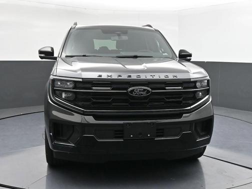 Dark Matter Gray Metallic 2026 Ford Expedition Max Platinum