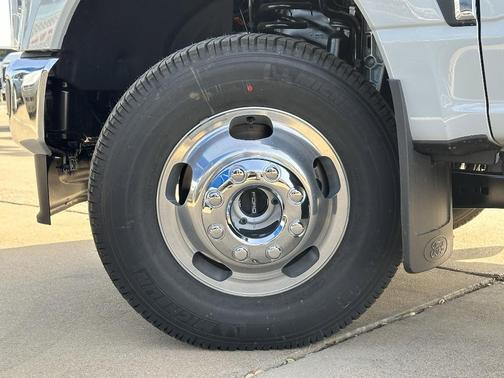 2025 Ford F-350 Lariat Super Duty