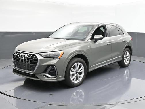 2022 Audi Q3 45 S line Premium
