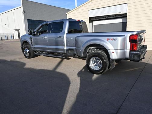 2024 Ford F-350 Lariat Super Duty