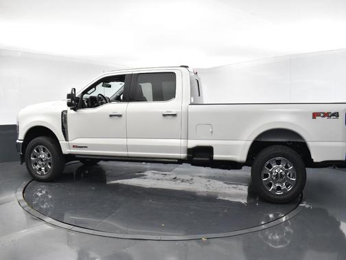 2025 Ford F-350 Lariat Super Duty