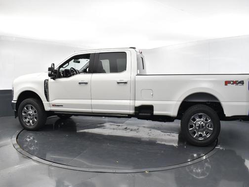 2025 Ford F-350 Lariat Super Duty
