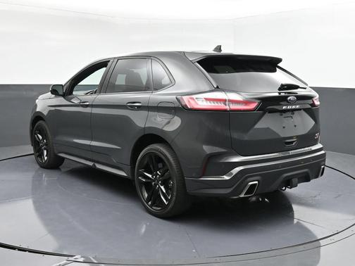2021 Ford Edge ST