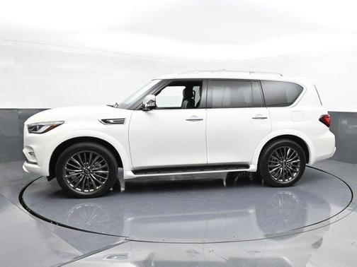 2023 INFINITI QX80 SENSORY