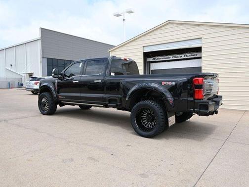 2025 Ford F-450 Platinum