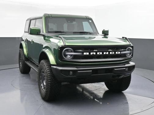 Green Metallic 2024 Ford Bronco Outer Banks