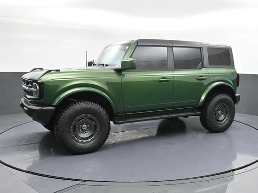 Green Metallic 2024 Ford Bronco Outer Banks