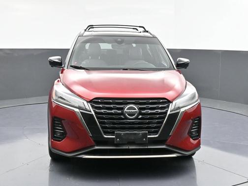 2021 Nissan Kicks SR