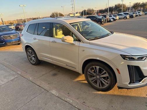 2023 Cadillac XT6 Premium Luxury FWD