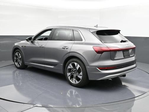 2021 Audi e-tron Premium