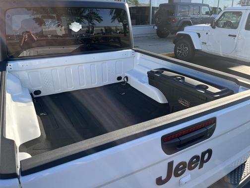 2022 Jeep Gladiator Willys 4x4