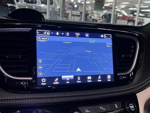 2023 Chrysler Pacifica Hybrid Limited