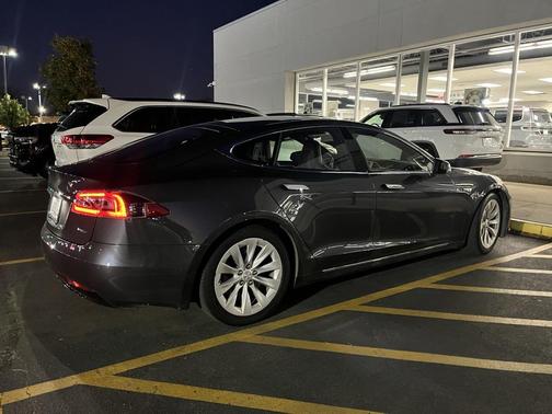 2016 Tesla Model S 75D