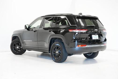 2022 Jeep Grand Cherokee Laredo