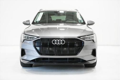 2021 Audi e-tron Premium Plus