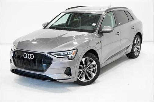 2021 Audi e-tron Premium Plus
