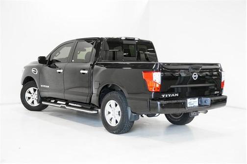 2017 Nissan Titan SV