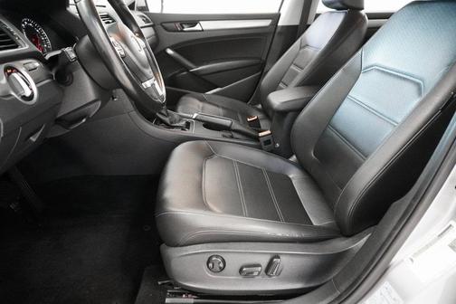 2014 Volkswagen Passat 1.8T Auto Wolfsburg Ed