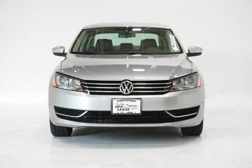 2014 Volkswagen Passat 1.8T Auto Wolfsburg Ed