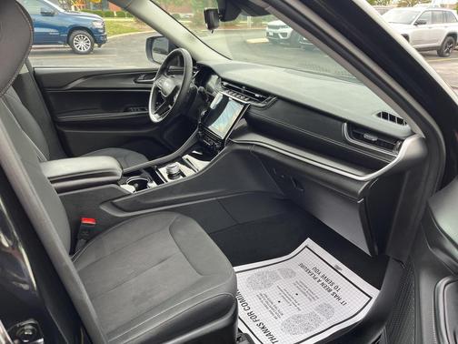 2023 Jeep Grand Cherokee L Laredo