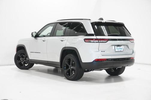 2022 Jeep Grand Cherokee Altitude