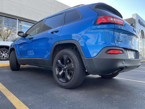 2017 Jeep Cherokee Sport