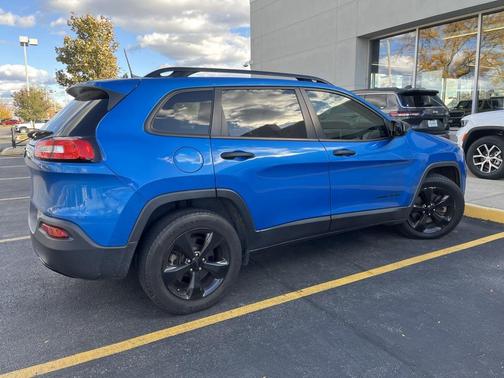 2017 Jeep Cherokee Sport