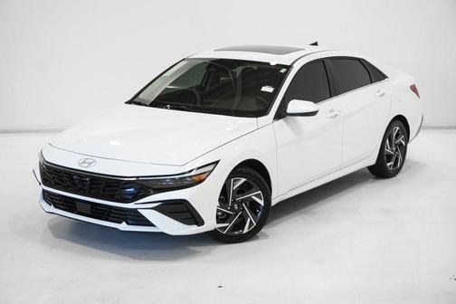 2025 Hyundai ELANTRA SEL