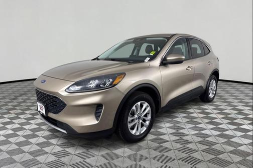 Desert Gold Metallic 2021 Ford Escape SE